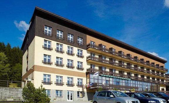 人員密集的生產(chǎn)加工車(chē)間，員工集體宿舍消防設(shè)